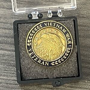 Gold Vietnam War Veteran Commemorative Coin